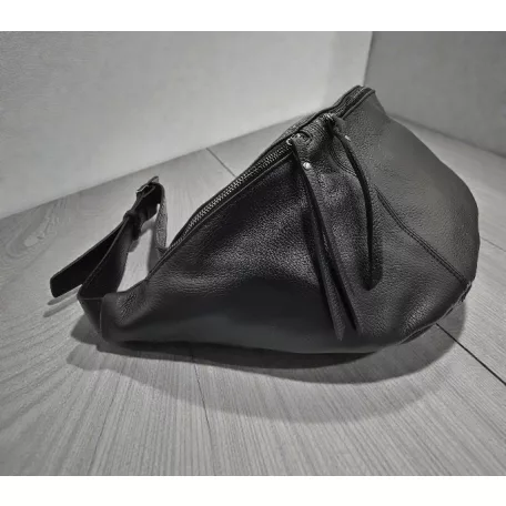 Női  táska - 2025ban-fekete 